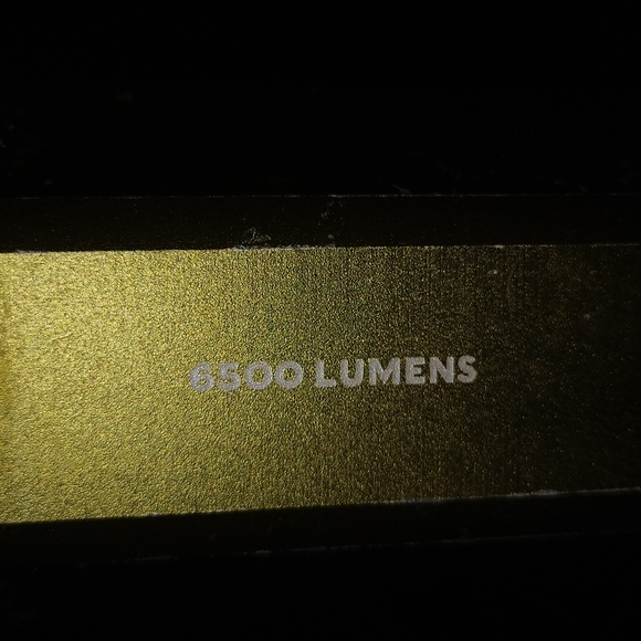 Swisstech flashlight - Picture 2 of 2